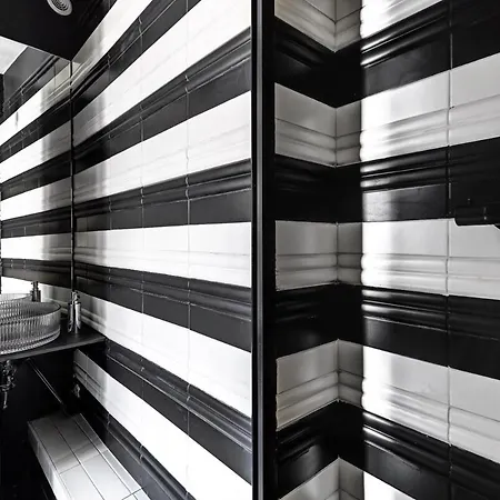 Dark Marais Appartement